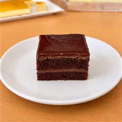 CAKE TRAY CUT 40 CHOCOLATE MOUSSE 2.4KG(4) # D1381-40 HOMEBUSH CAKES